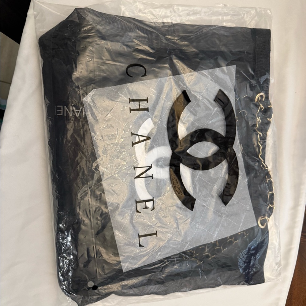 NWT Chanel Beauty GWP Beach Tote and small pouch